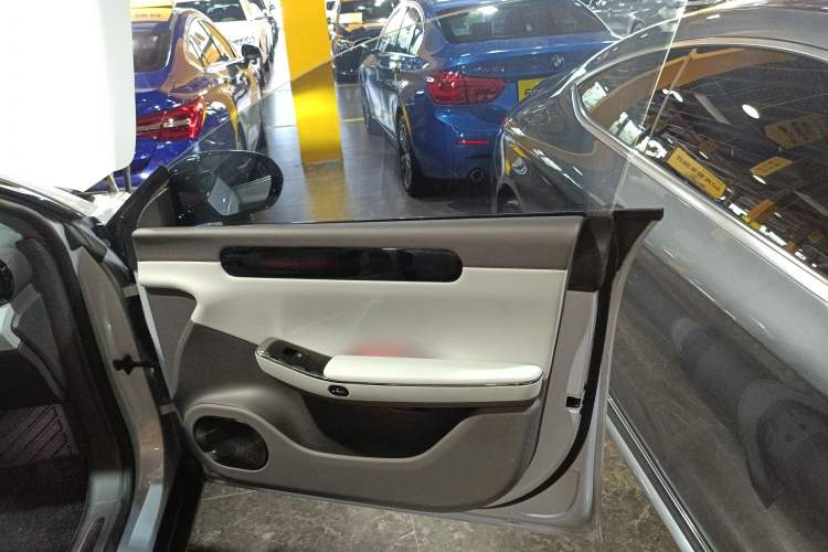 Used Leapmotor C01 2023 630 All-Wheel-Drive Performance Version Right Front Door Interior