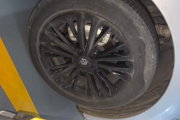 Used Leapmotor C01 2023 525 Comfort Edition Right Front Wheel Hub