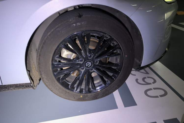 Used Leapmotor C01 2023 525 Comfort Edition Right Front Wheel Hub