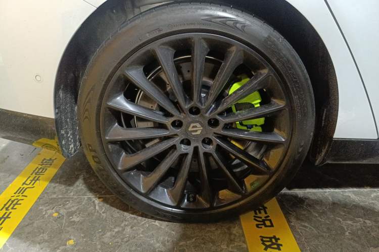 Used Leapmotor C01 2023 630 All-Wheel-Drive Performance Version Right Rear Wheel Hub
