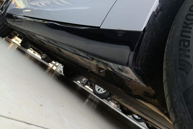 Used Leapmotor C01 2023 Extended-Range 316 Comfort Edition Right Side Sill