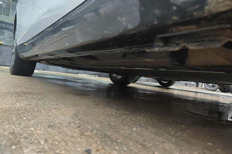Used Leapmotor C01 2023 Range-Extended 216 Comfort Edition Right Side Sill
