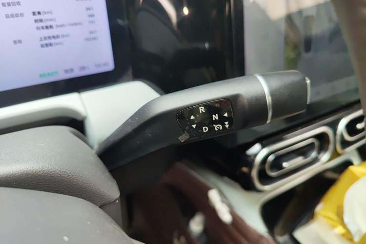 Used Leapmotor C01 2023 525 Comfort Edition Gear Lever