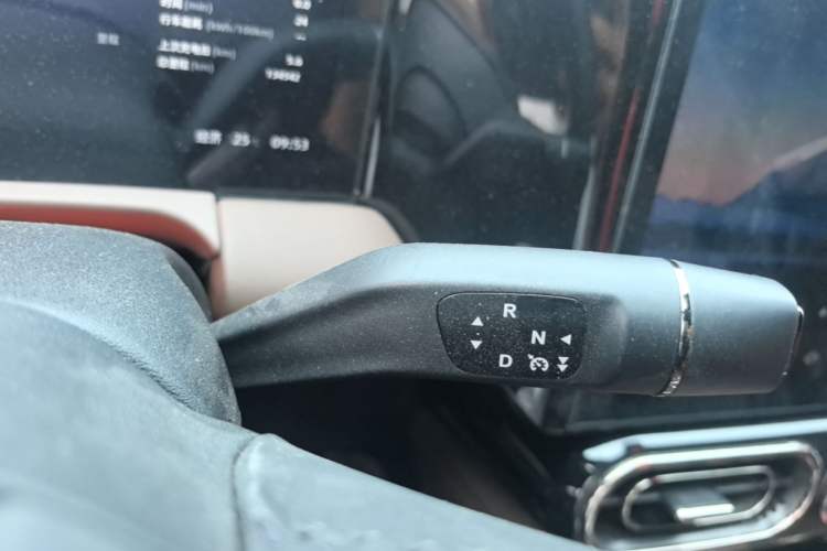 Used Leapmotor C01 2023 606 Smart Edition Gear Lever