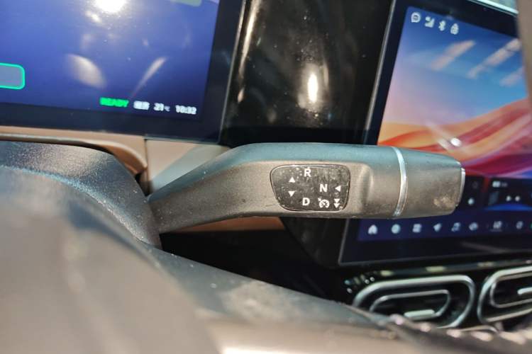 Used Leapmotor C01 2023 525 Comfort Edition Gear Lever