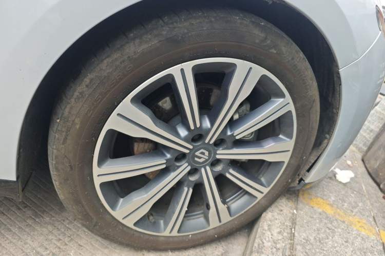 Used Leapmotor C01 2023 Range-Extended 316 Smart Edition Right Front Wheel Hub
