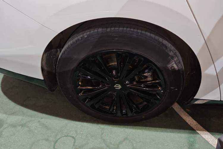 Used Leapmotor C01 2023 525 Comfort Edition Right Rear Wheel Hub