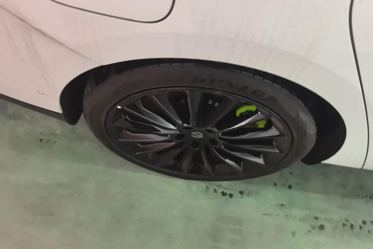 Used Leapmotor C01 2023 630 All-Wheel-Drive Performance Version Right Rear Wheel Hub