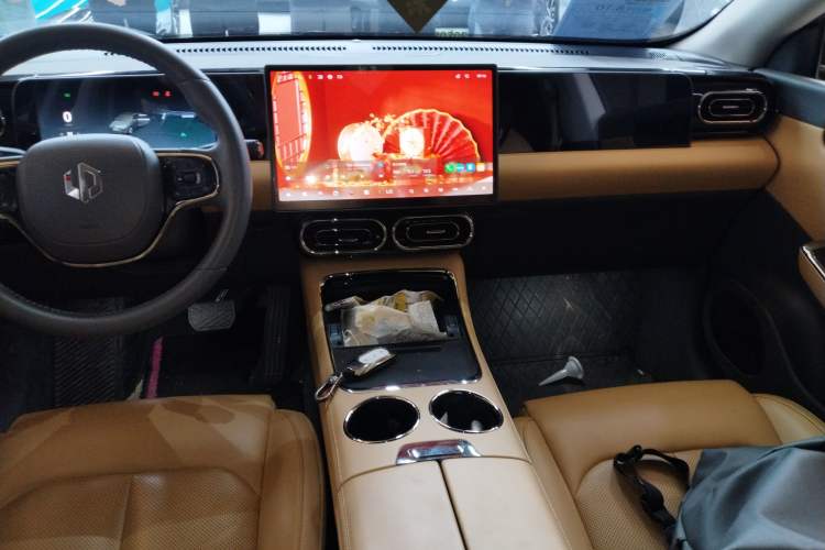 Used Leapmotor C01 2024 Range-Extended 216 Luxury Edition Audio And AC Panel
