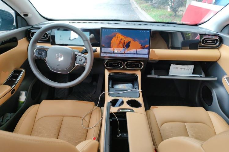 Used Leapmotor C01 2024 Range-Extended 216 Luxury Edition Center Console