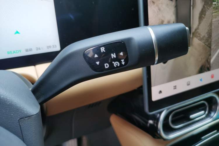 Used Leapmotor C01 2024 Pure Electric 525 Comfort Edition Gear Lever