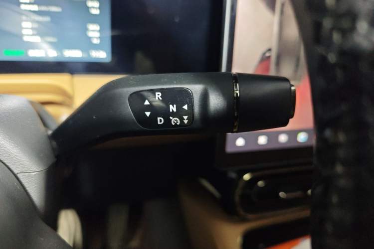 Used Leapmotor C01 2024 Range-Extended 216 Luxury Edition Gear Lever