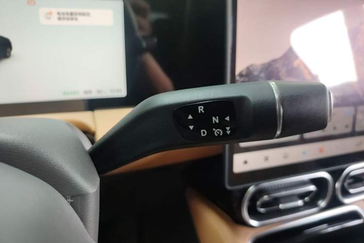Used Leapmotor C01 2024 Pure Electric 525 Comfort Edition Gear Lever