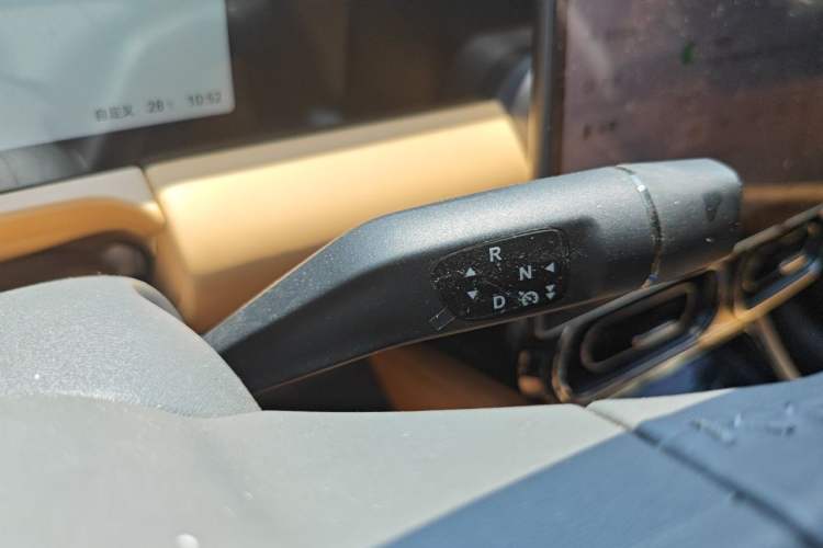 Used Leapmotor C01 2024 All-Electric 625 Deluxe Edition Gear Lever