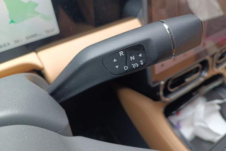 Used Leapmotor C01 2024 Range-Extended 216 Luxury Edition Gear Lever