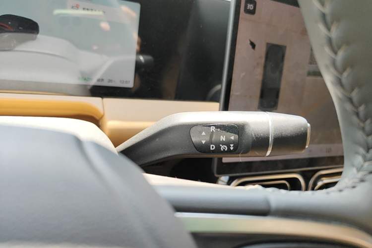 Used Leapmotor C01 2024 Pure Electric 525 Smart Drive Edition Gear Lever