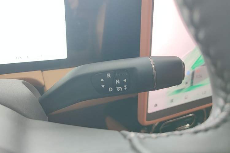 Used Leapmotor C01 2024 Range-Extended 216 Luxury Edition Gear Lever