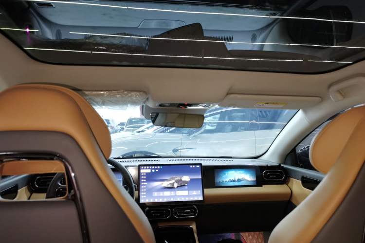 Used Leapmotor C01 2024 All-Electric 625 Deluxe Edition Headliner