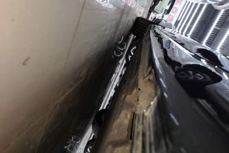 Used Leapmotor C01 2024 All-Electric 625 Deluxe Edition Left Side Sill