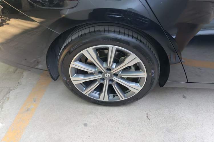 Used Leapmotor C01 2024 Range-Extended 216 Luxury Edition Right Rear Wheel Hub