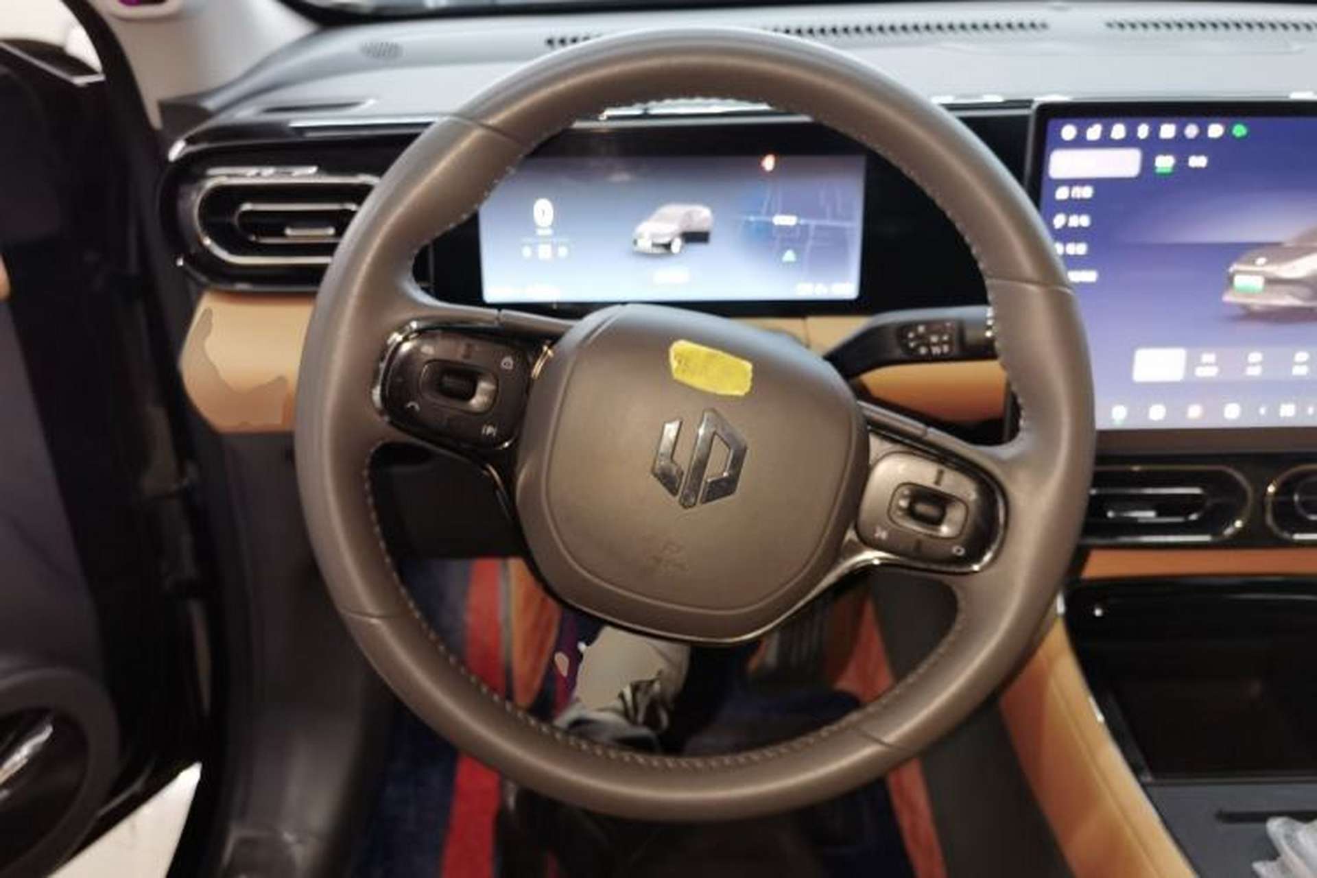 Used Leapmotor C01 2024 All-Electric 625 Deluxe Edition Steering Wheel