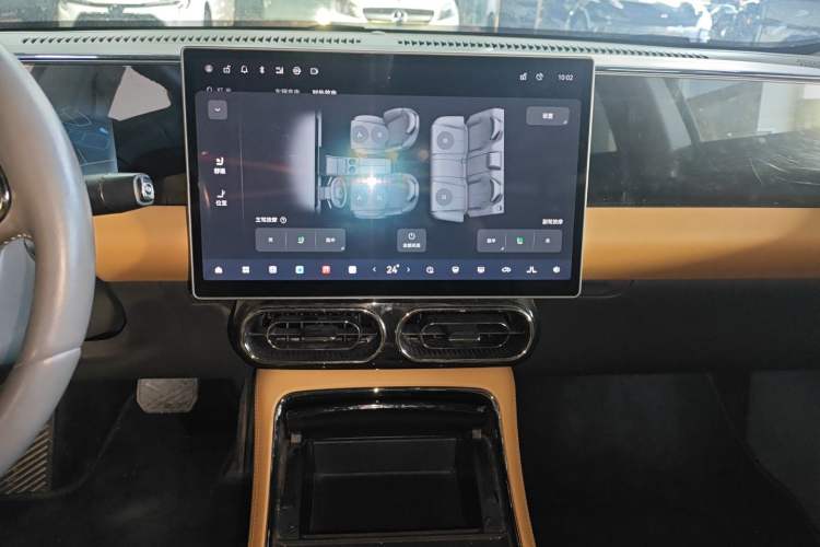 Used Leapmotor C01 2024 Pure Electric 525 Luxury Edition Audio And AC Panel