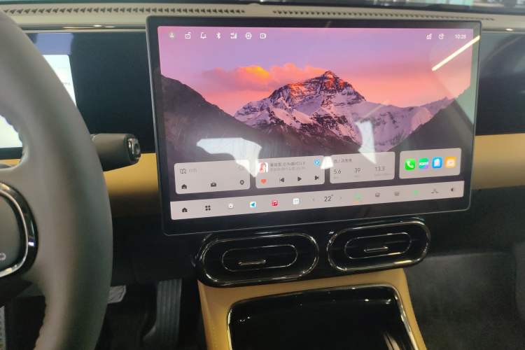 Used Leapmotor C01 2024 Pure Electric 525 Luxury Edition Audio And AC Panel