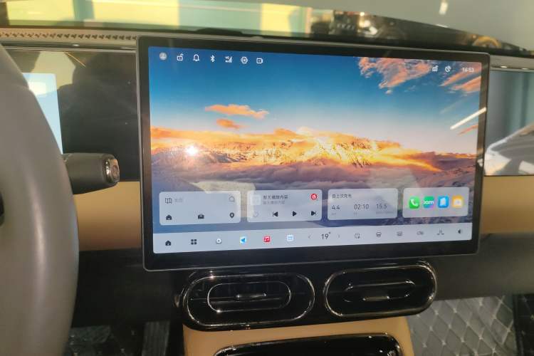 Used Leapmotor C01 2024 Pure Electric 525 Luxury Edition Audio And AC Panel