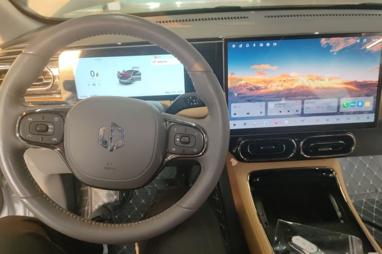 Used Leapmotor C01 2024 Pure Electric 525 Luxury Edition Center Console