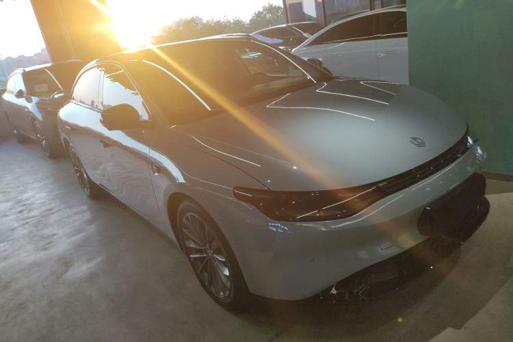 Used Leapmotor C01 2024 Pure Electric 525 Luxury Edition Front Right 45 Deg