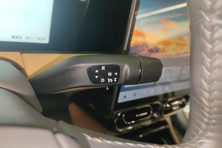 Used Leapmotor C01 2024 Pure Electric 525 Luxury Edition Gear Lever