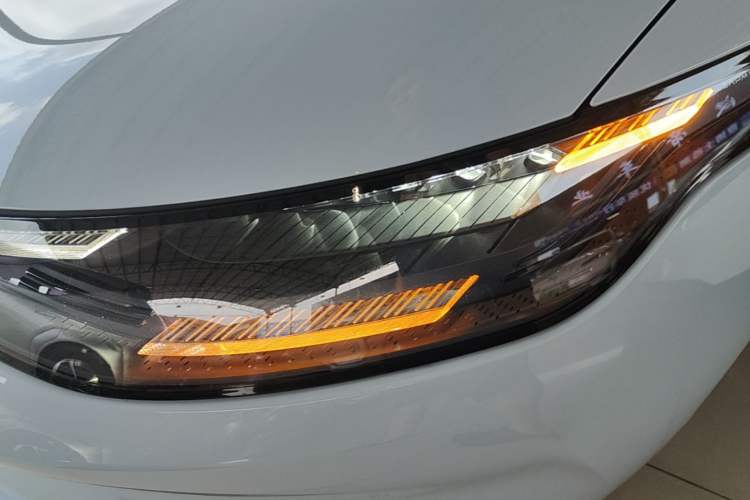 Used Leapmotor C01 2024 Pure Electric 525 Luxury Edition Left Front Headlight