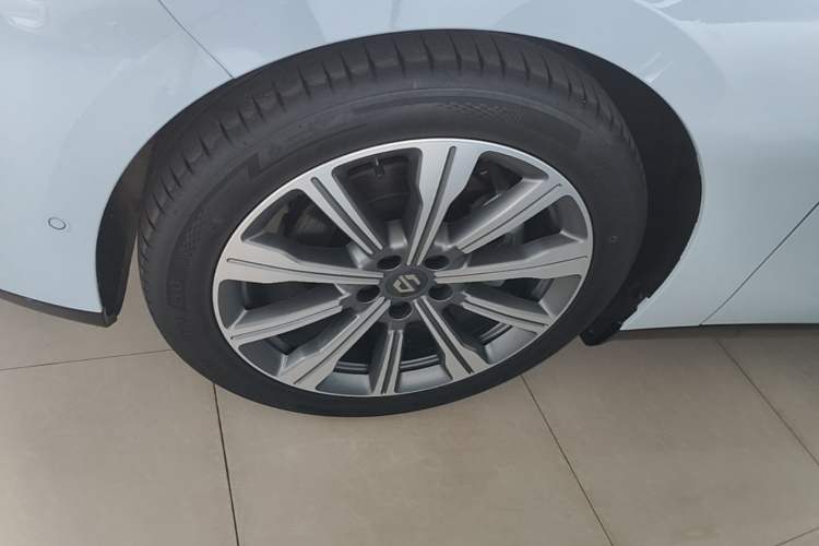 Used Leapmotor C01 2024 Pure Electric 525 Luxury Edition Left Front Wheel Hub