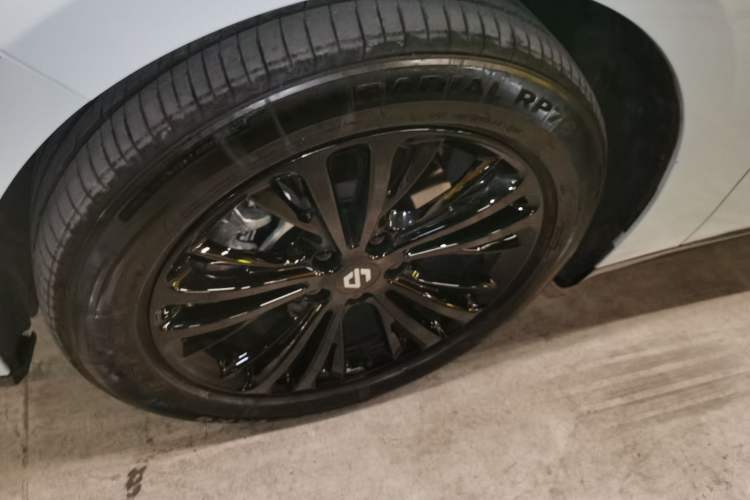 Used Leapmotor C01 2024 Range-Extended 216 Comfort Edition Left Front Wheel Hub