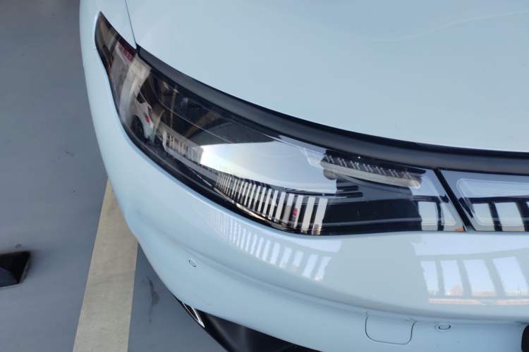 Used Leapmotor C01 2024 Pure Electric 525 Luxury Edition Right Front Headlight