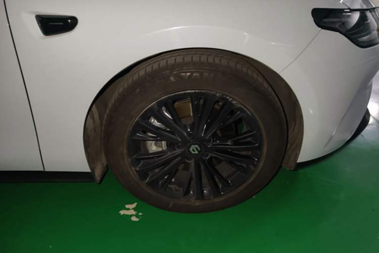Used Leapmotor C01 2024 Pure Electric 525 Comfort Edition Right Front Wheel Hub