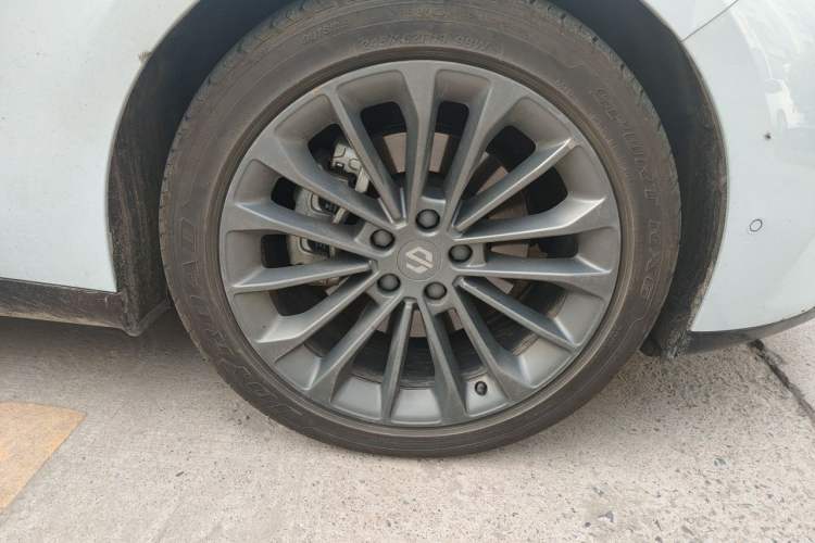 Used Leapmotor C01 2024 Pure Electric 525 Luxury Edition Right Front Wheel Hub