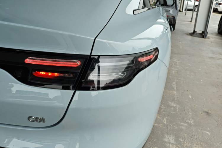 Used Leapmotor C01 2024 Range-Extended 216 Luxury Edition Right Rear Taillight