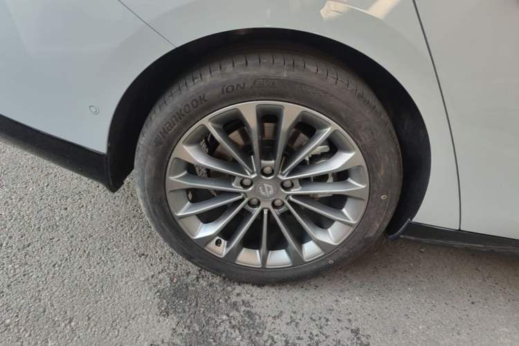 Used Leapmotor C01 2024 Pure Electric 525 Luxury Edition Right Rear Wheel Hub