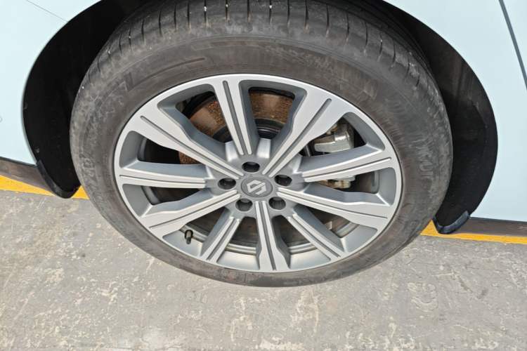 Used Leapmotor C01 2024 Range-Extended 216 Luxury Edition Right Rear Wheel Hub