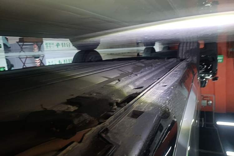 Used Leapmotor C01 2024 Pure Electric 525 Luxury Edition Right Side Sill