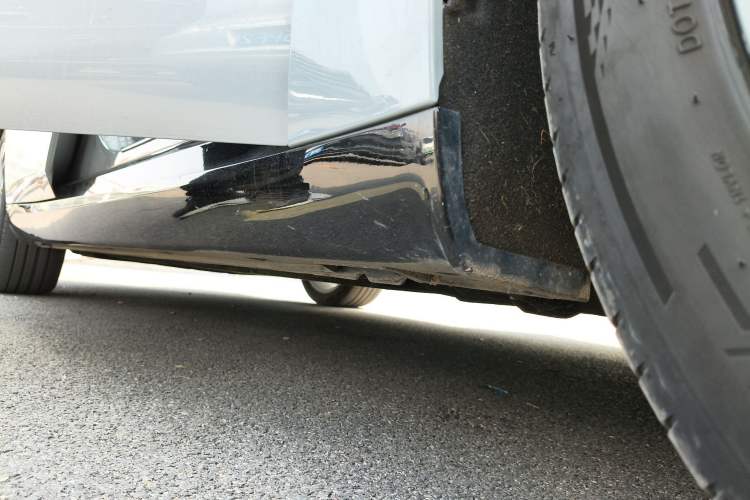 Used Leapmotor C01 2024 Range-Extended 216 Luxury Edition Right Side Sill