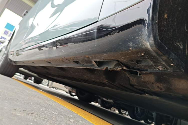 Used Leapmotor C01 2024 Range-Extended 216 Luxury Edition Right Side Sill