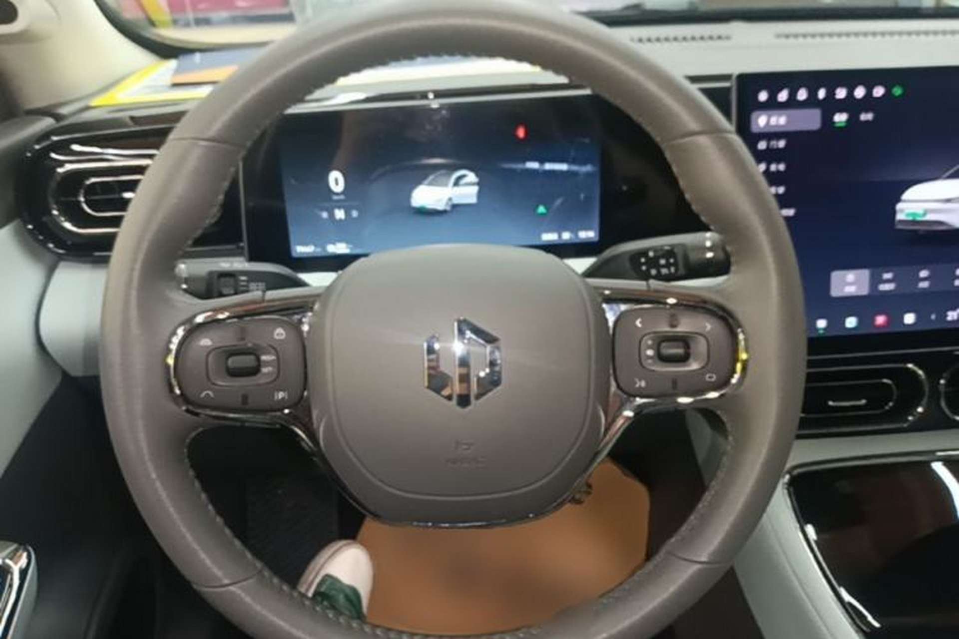 Used Leapmotor C01 2024 All-Electric 625 Deluxe Edition Steering Wheel