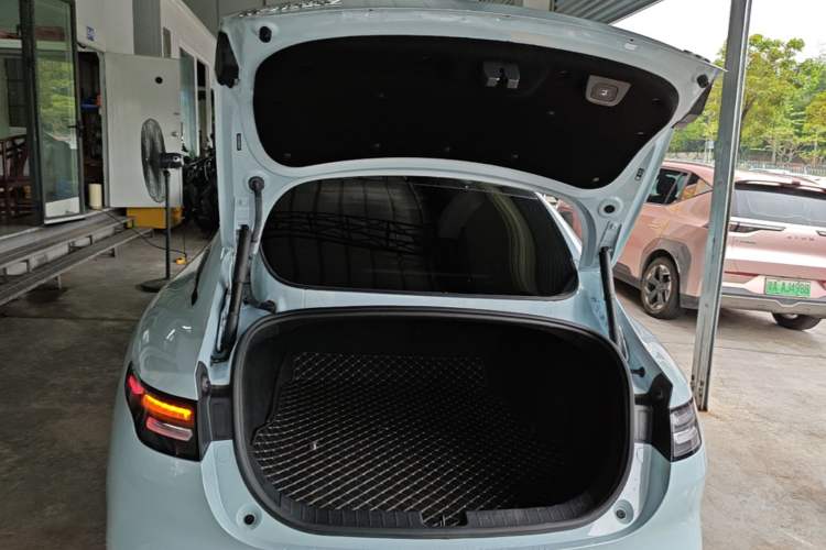 Used Leapmotor C01 2024 Range-Extended 216 Luxury Edition Trunk