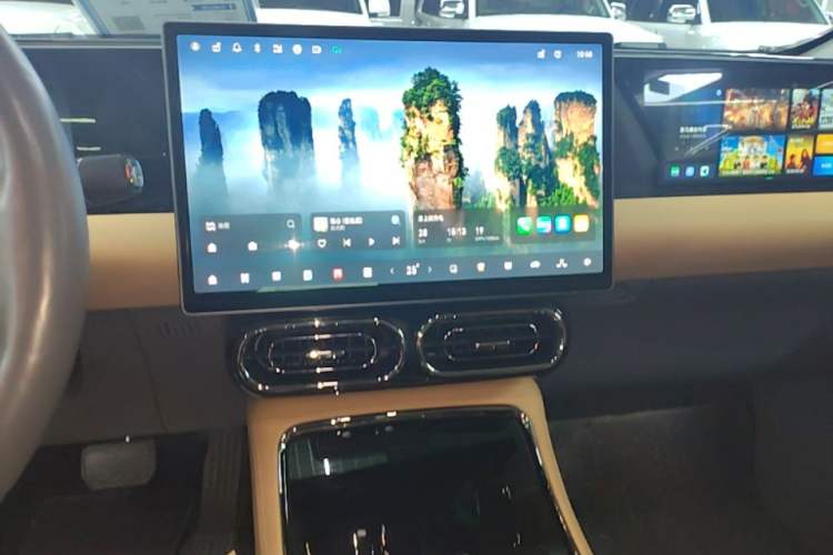Used Leapmotor C01 2024 Pure Electric 525 Luxury Edition Audio And AC Panel