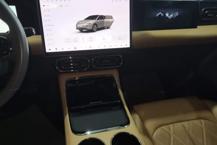 Used Leapmotor C01 2024 Pure Electric 525 Luxury Edition Audio And AC Panel