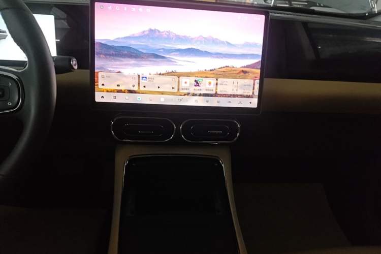 Used Leapmotor C01 2024 Range-Extended 316 Deluxe Edition Audio And AC Panel
