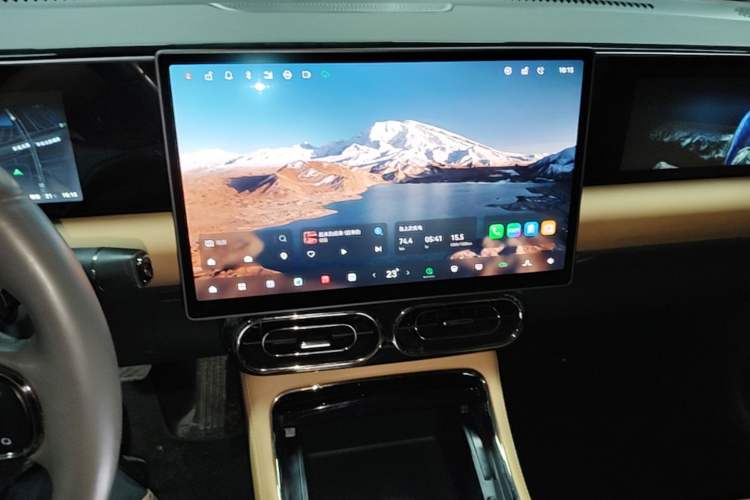 Used Leapmotor C01 2024 Pure Electric 525 Luxury Edition Audio And AC Panel
