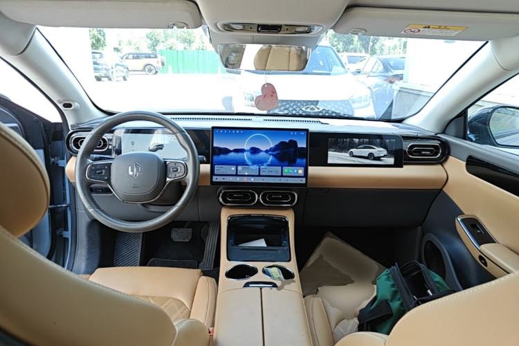 Used Leapmotor C01 2024 Pure Electric 525 Luxury Edition Center Console